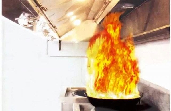 厨房火灾起因-油锅起火